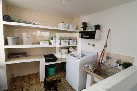 Casa à venda com 250m², 3 quartos e 6 vagasDetalhe da area de serviço