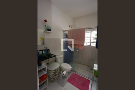 Casa à venda com 240m², 4 quartos e 3 vagasBanheiro da Suíte da Edícula