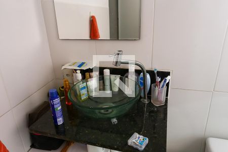 Casa à venda com 240m², 4 quartos e 3 vagasBanheiro da Suíte da Edícula