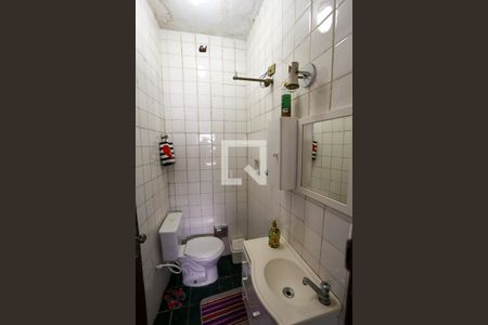 Casa à venda com 240m², 4 quartos e 3 vagasBanheiro de Serviço