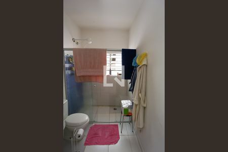 Casa à venda com 240m², 4 quartos e 3 vagasBanheiro da Suíte da Edícula