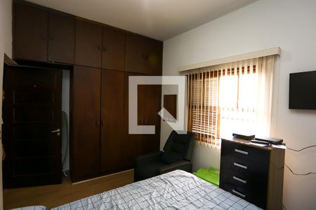 Casa à venda com 240m², 4 quartos e 3 vagasSuíte