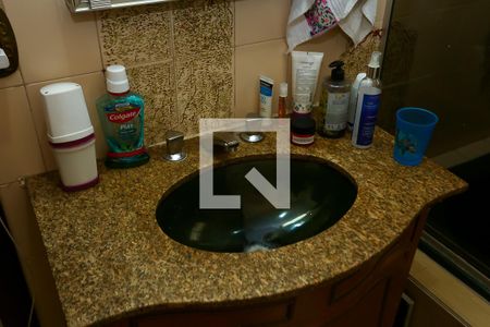 Casa à venda com 240m², 4 quartos e 3 vagasBanheiro da Suíte