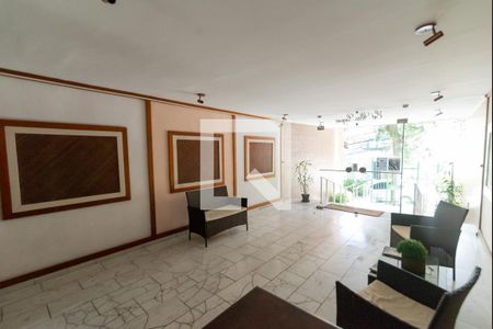 Apartamento à venda com 60m², 2 quartos e 1 vaga Apartamento à venda com 60m², 2 quartos e 1 vagaHall