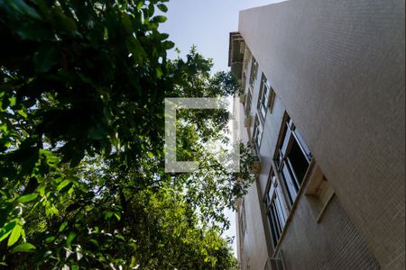Apartamento à venda com 60m², 2 quartos e 1 vaga Apartamento à venda com 60m², 2 quartos e 1 vagaFachada