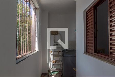 Casa à venda com 230m², 5 quartos e 2 vagas Casa à venda com 230m², 5 quartos e 2 vagasCasa 2 -Área de Serviço