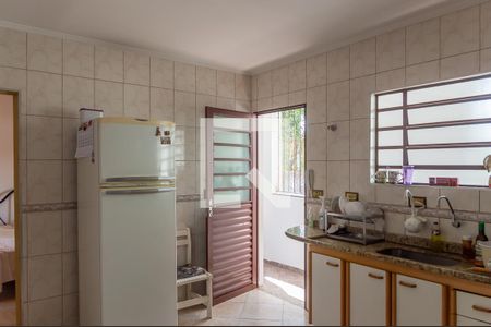 Casa à venda com 230m², 5 quartos e 2 vagas Casa à venda com 230m², 5 quartos e 2 vagasCasa 2 -Cozinha