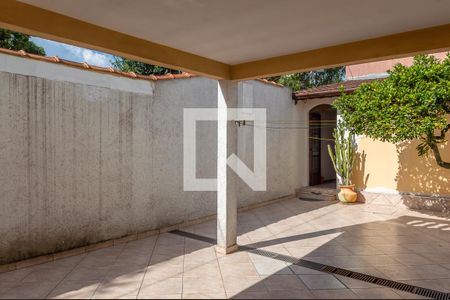 Casa à venda com 230m², 5 quartos e 2 vagas Casa à venda com 230m², 5 quartos e 2 vagasÁrea de Serviço