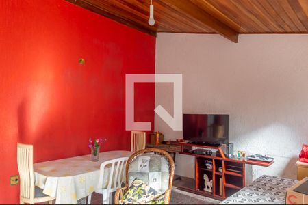 Casa à venda com 230m², 5 quartos e 2 vagas Casa à venda com 230m², 5 quartos e 2 vagasCasa 2 - Sala