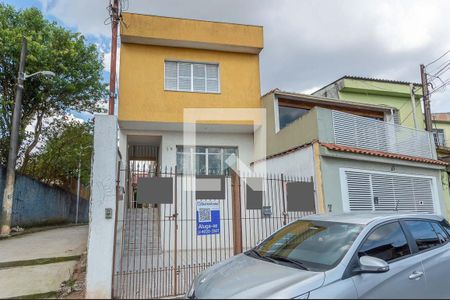 Casa à venda com 230m², 5 quartos e 2 vagas Casa à venda com 230m², 5 quartos e 2 vagasFachada