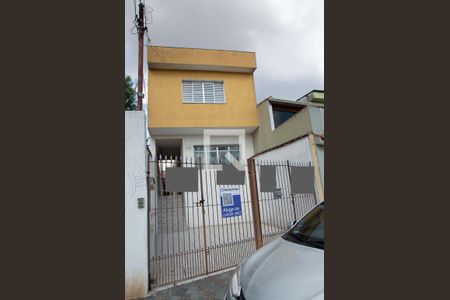 Casa à venda com 230m², 5 quartos e 2 vagas Casa à venda com 230m², 5 quartos e 2 vagasFachada