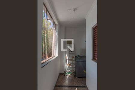 Casa à venda com 230m², 5 quartos e 2 vagas Casa à venda com 230m², 5 quartos e 2 vagasCasa 2 -Área de Serviço