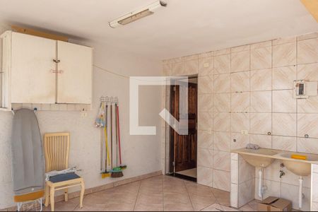 Casa à venda com 230m², 5 quartos e 2 vagas Casa à venda com 230m², 5 quartos e 2 vagasÁrea de Serviço