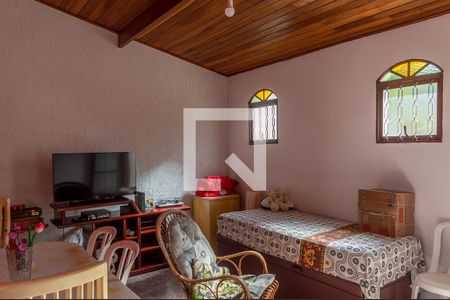 Casa à venda com 230m², 5 quartos e 2 vagas Casa à venda com 230m², 5 quartos e 2 vagasCasa 2 -Sala