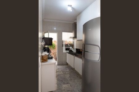 Casa à venda com 224m², 4 quartos e 4 vagas Casa à venda com 224m², 4 quartos e 4 vagasCozinha