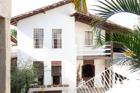 Casa à venda com 224m², 4 quartos e 4 vagas Casa à venda com 224m², 4 quartos e 4 vagasÁrea Externa