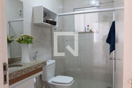 Casa à venda com 224m², 4 quartos e 4 vagas Casa à venda com 224m², 4 quartos e 4 vagasBanheiro