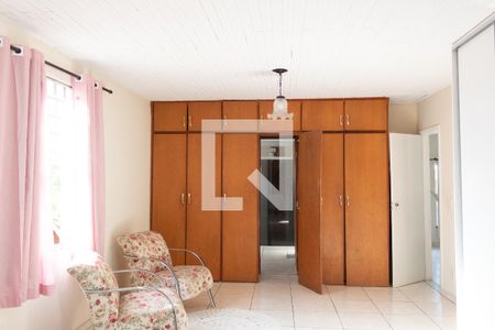 Casa à venda com 224m², 4 quartos e 4 vagas Casa à venda com 224m², 4 quartos e 4 vagasSuíte