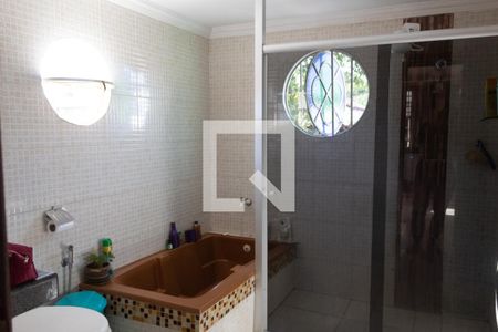 Casa à venda com 224m², 4 quartos e 4 vagas Casa à venda com 224m², 4 quartos e 4 vagasBanheiro da Suíte