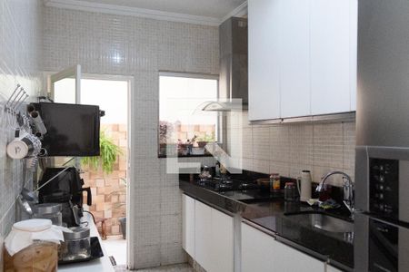 Casa à venda com 224m², 4 quartos e 4 vagas Casa à venda com 224m², 4 quartos e 4 vagasCozinha