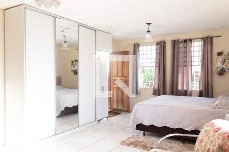 Casa à venda com 224m², 4 quartos e 4 vagas Casa à venda com 224m², 4 quartos e 4 vagasSuíte