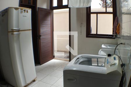 Casa à venda com 327m², 4 quartos e 3 vagas