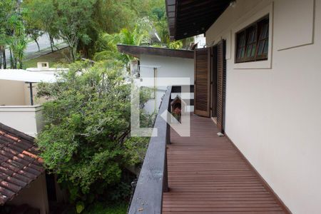 Casa à venda com 327m², 4 quartos e 3 vagas Casa à venda com 327m², 4 quartos e 3 vagasSuíte 2