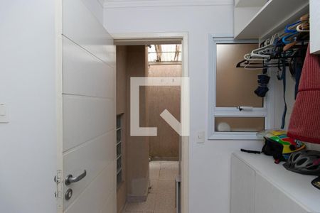 Casa de condomínio à venda com 214m², 3 quartos e 2 vagas Casa de condomínio à venda com 214m², 3 quartos e 2 vagasÁrea de Serviço