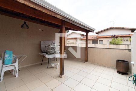 Casa de condomínio à venda com 214m², 3 quartos e 2 vagas Casa de condomínio à venda com 214m², 3 quartos e 2 vagasSobrado