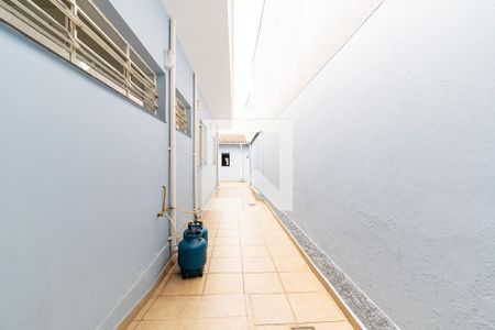 Casa à venda com 194m², 4 quartos e 1 vaga Casa à venda com 194m², 4 quartos e 1 vagaQuintal