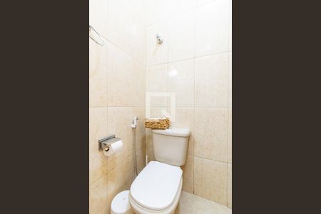 Casa à venda com 194m², 4 quartos e 1 vaga Casa à venda com 194m², 4 quartos e 1 vagaBanheiro Social