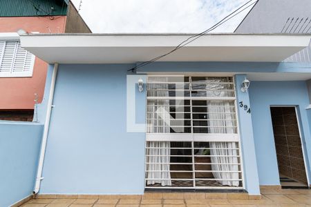 Casa à venda com 194m², 4 quartos e 1 vaga Casa à venda com 194m², 4 quartos e 1 vagaFachada