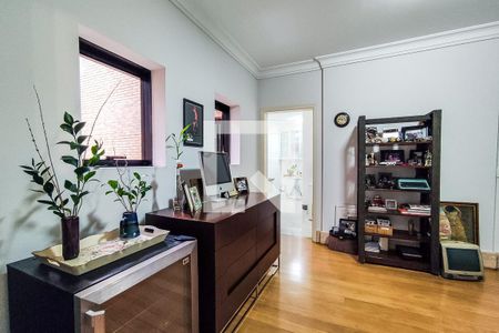 Apartamento à venda com 250m², 3 quartos e 4 vagasEscritório / Saleta