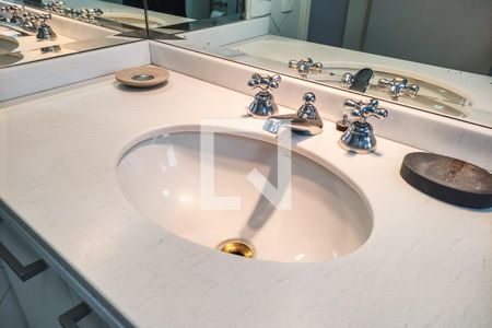 Apartamento à venda com 250m², 3 quartos e 4 vagasBanheiro Suíte 3