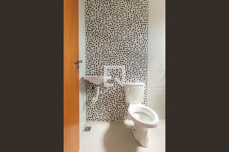 Banheiro do Quarto 1 de casa de condomínio para alugar com 2 quartos, 75m² em Itaquera, São Paulo