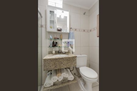 Casa de condomínio à venda com 240m², 4 quartos e 2 vagas Casa de condomínio à venda com 240m², 4 quartos e 2 vagasBanheiro Social