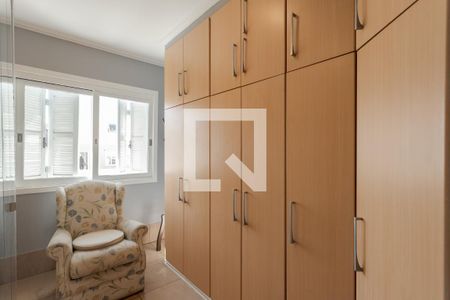 Casa de condomínio à venda com 240m², 4 quartos e 2 vagas Casa de condomínio à venda com 240m², 4 quartos e 2 vagasQuarto 2