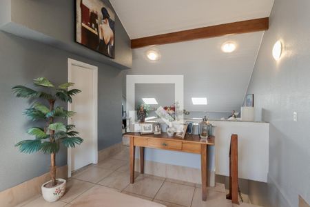 Casa de condomínio à venda com 240m², 4 quartos e 2 vagas Casa de condomínio à venda com 240m², 4 quartos e 2 vagasSuíte 2