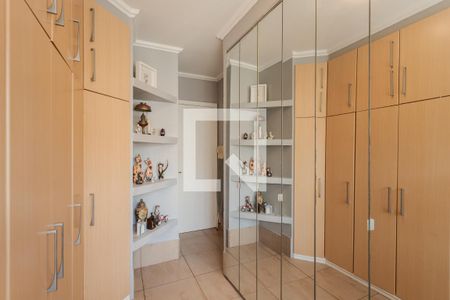 Casa de condomínio à venda com 240m², 4 quartos e 2 vagas Casa de condomínio à venda com 240m², 4 quartos e 2 vagasQuarto 2