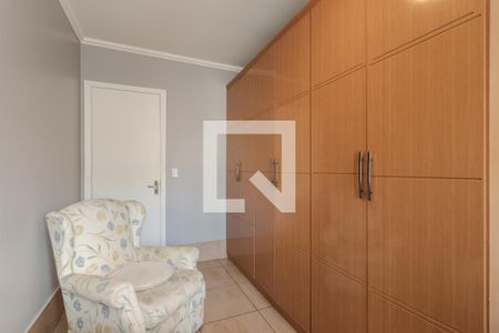 Casa de condomínio à venda com 240m², 4 quartos e 2 vagas Casa de condomínio à venda com 240m², 4 quartos e 2 vagasQuarto 1