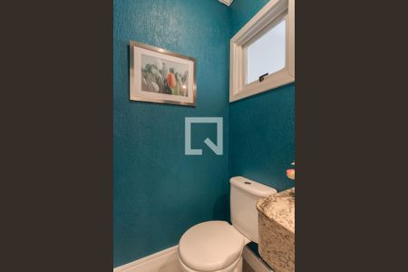 Casa de condomínio à venda com 240m², 4 quartos e 2 vagas Casa de condomínio à venda com 240m², 4 quartos e 2 vagasLavabo