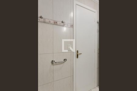 Casa de condomínio à venda com 240m², 4 quartos e 2 vagas Casa de condomínio à venda com 240m², 4 quartos e 2 vagasBanheiro Social