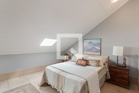 Casa de condomínio à venda com 240m², 4 quartos e 2 vagas Casa de condomínio à venda com 240m², 4 quartos e 2 vagasSuíte 2