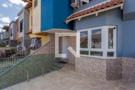 Casa de condomínio à venda com 240m², 4 quartos e 2 vagas Casa de condomínio à venda com 240m², 4 quartos e 2 vagasVaranda