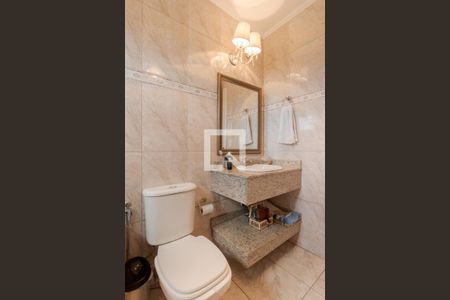 Casa de condomínio à venda com 240m², 4 quartos e 2 vagas Casa de condomínio à venda com 240m², 4 quartos e 2 vagasBanheiro da Suíte 1