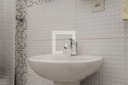 Casa de condomínio à venda com 240m², 4 quartos e 2 vagas Casa de condomínio à venda com 240m², 4 quartos e 2 vagasBanheiro da Suíte 2