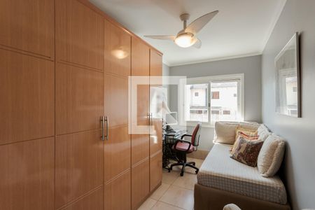 Casa de condomínio à venda com 240m², 4 quartos e 2 vagas Casa de condomínio à venda com 240m², 4 quartos e 2 vagasQuarto 1