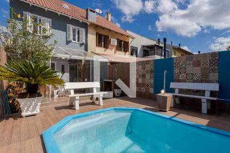 Casa de condomínio à venda com 240m², 4 quartos e 2 vagas Casa de condomínio à venda com 240m², 4 quartos e 2 vagasÁrea Externa