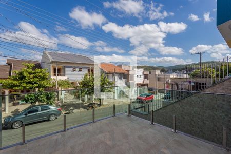 Casa de condomínio à venda com 240m², 4 quartos e 2 vagas Casa de condomínio à venda com 240m², 4 quartos e 2 vagasVaranda