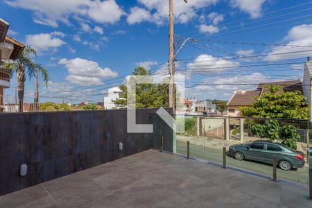 Casa de condomínio à venda com 240m², 4 quartos e 2 vagas Casa de condomínio à venda com 240m², 4 quartos e 2 vagasVaranda